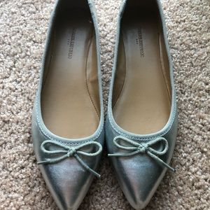 Banana republic silver pointy toe ballet flat 7